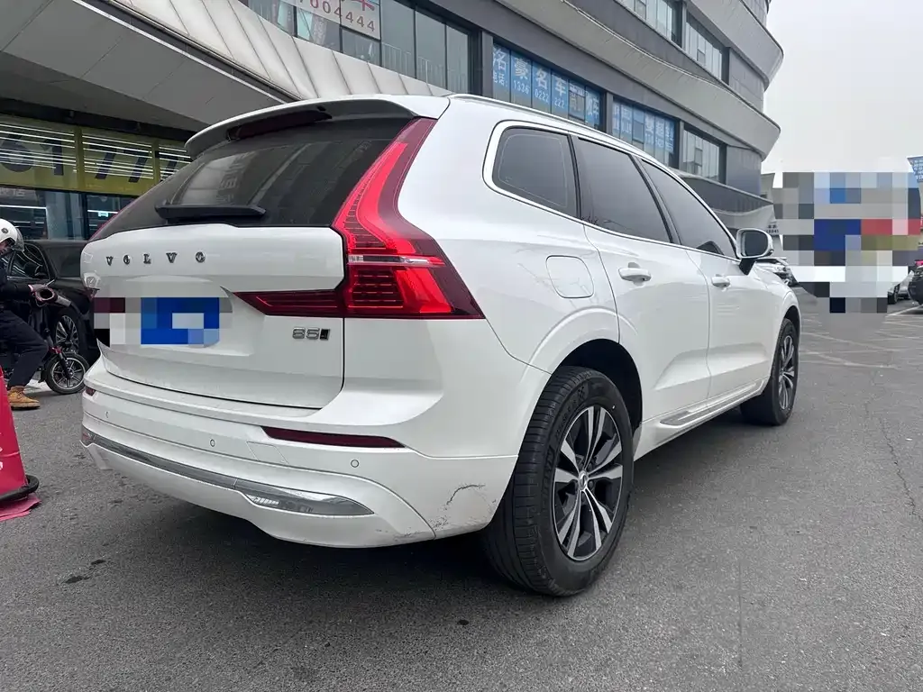 Volvo XC60 — фото 9