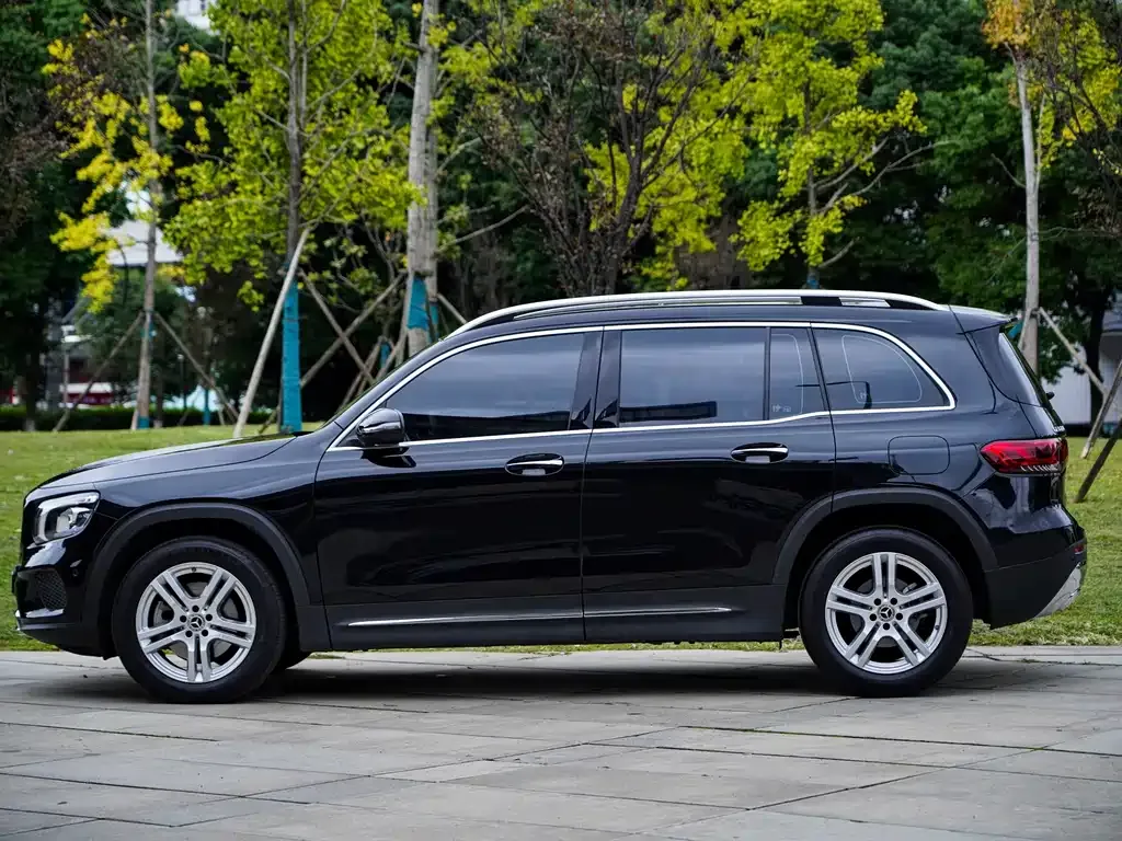 Mercedes-Benz GLB — фото 4