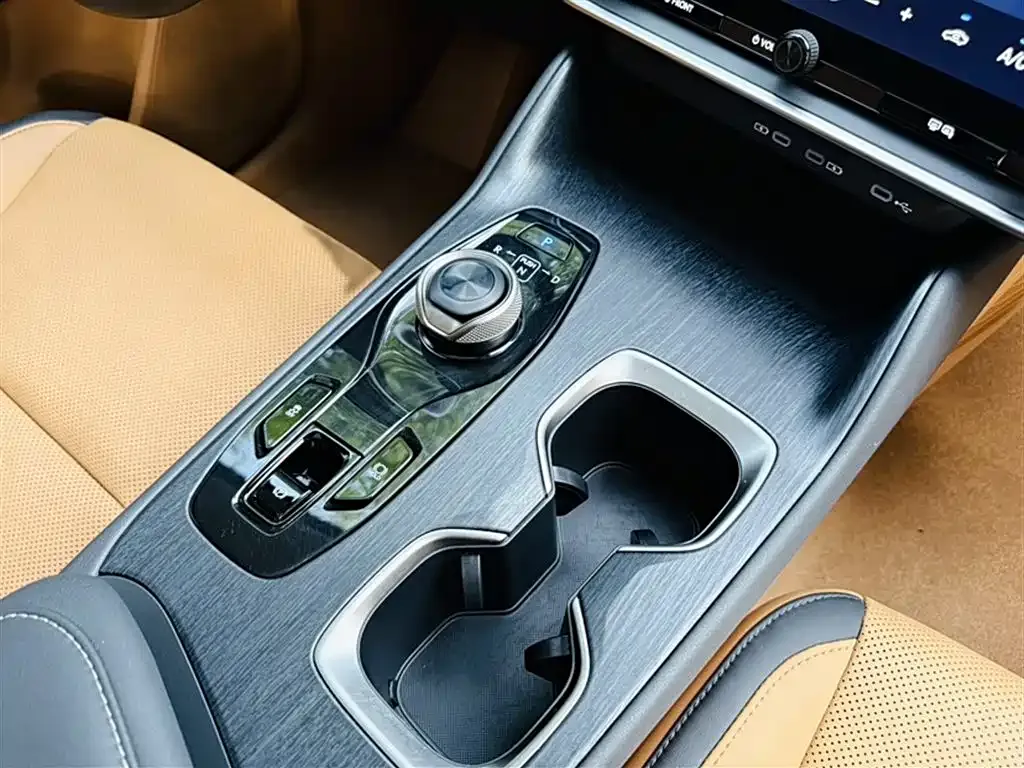 Lexus RZ — фото 8