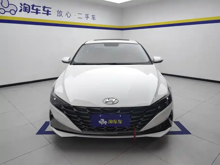 Hyundai Elantra — фото 2