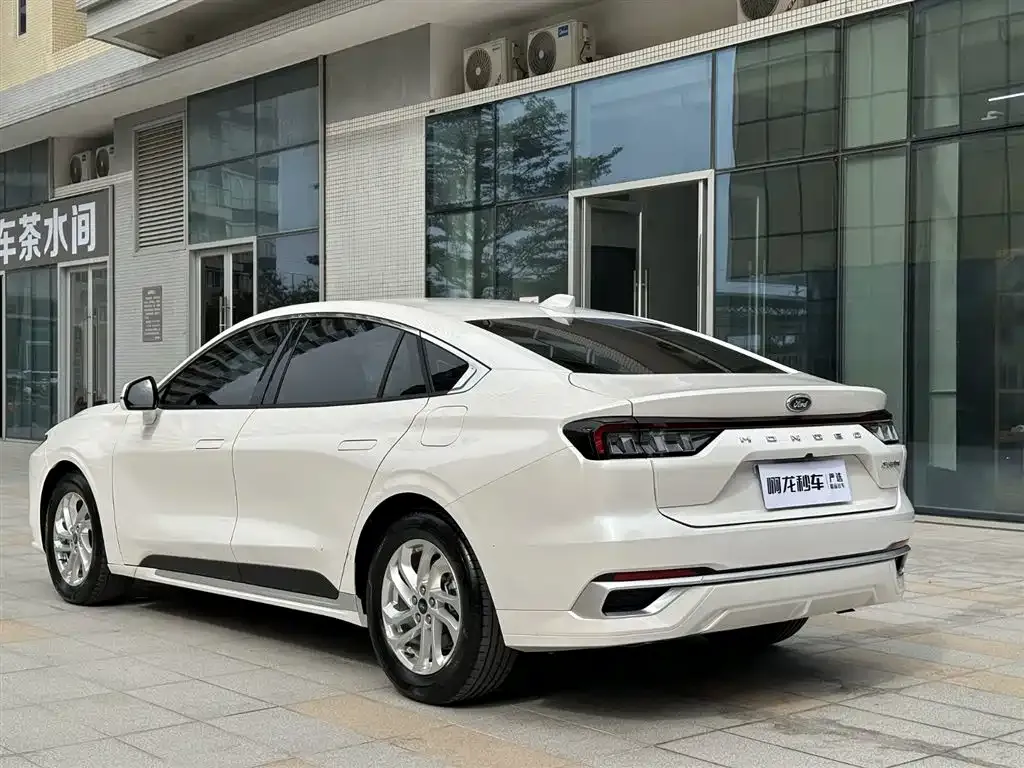 Ford Mondeo — фото 10