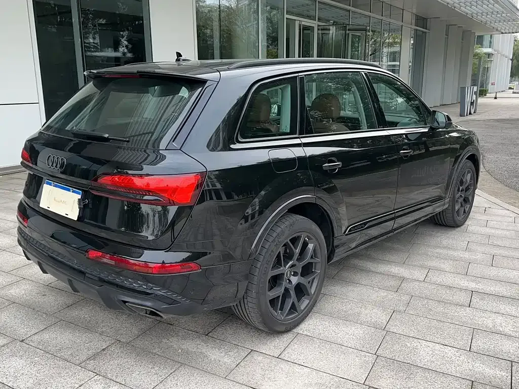 Audi Q7 — фото 3