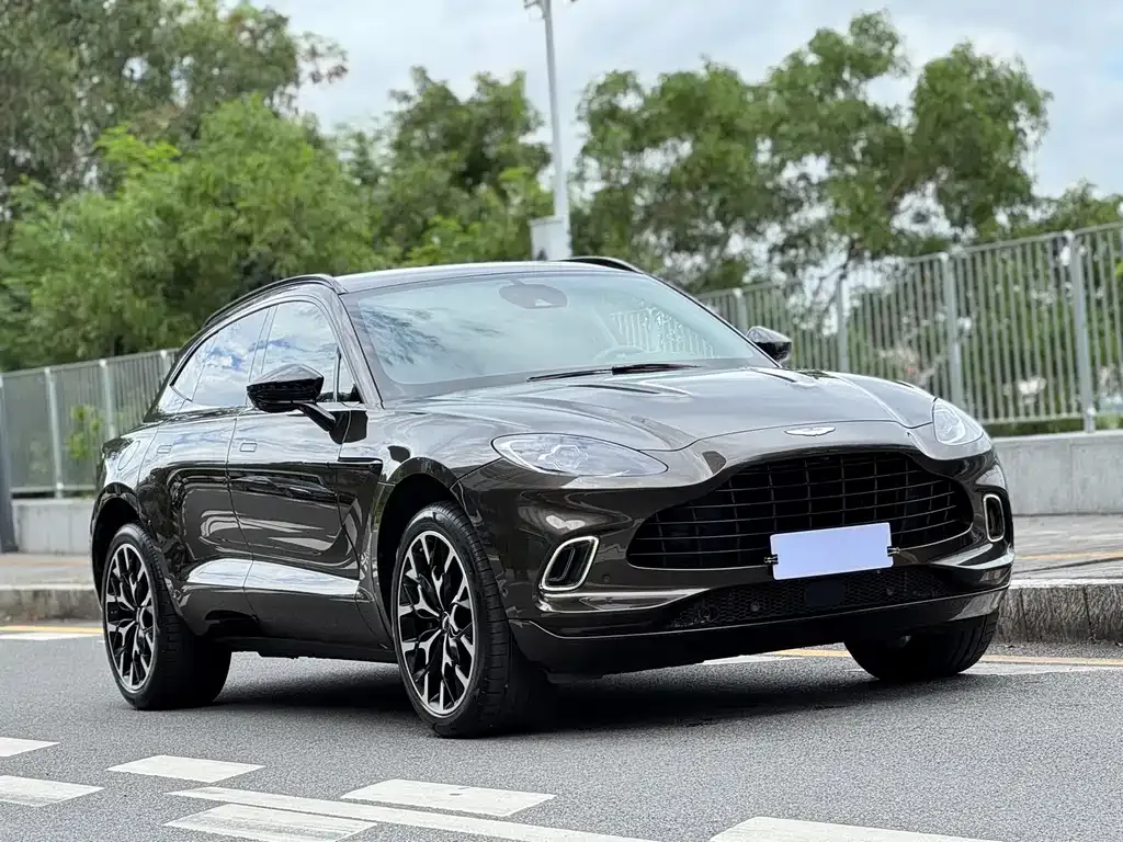 Aston Martin DBX — фото 2