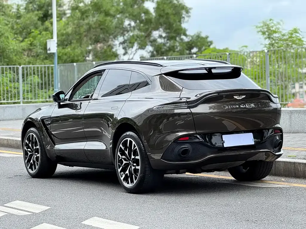 Aston Martin DBX — фото 4