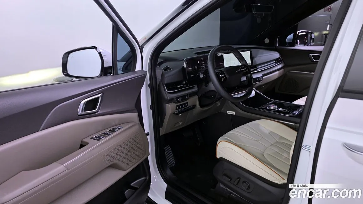 Kia Carnival — фото 10