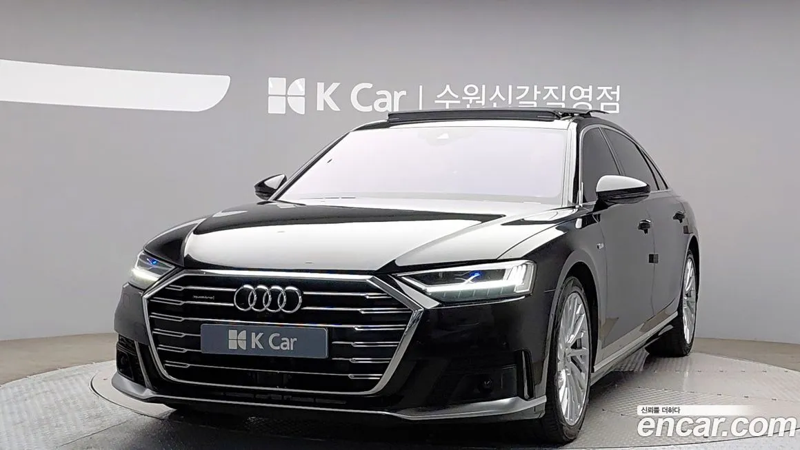 Audi A8 — фото 1
