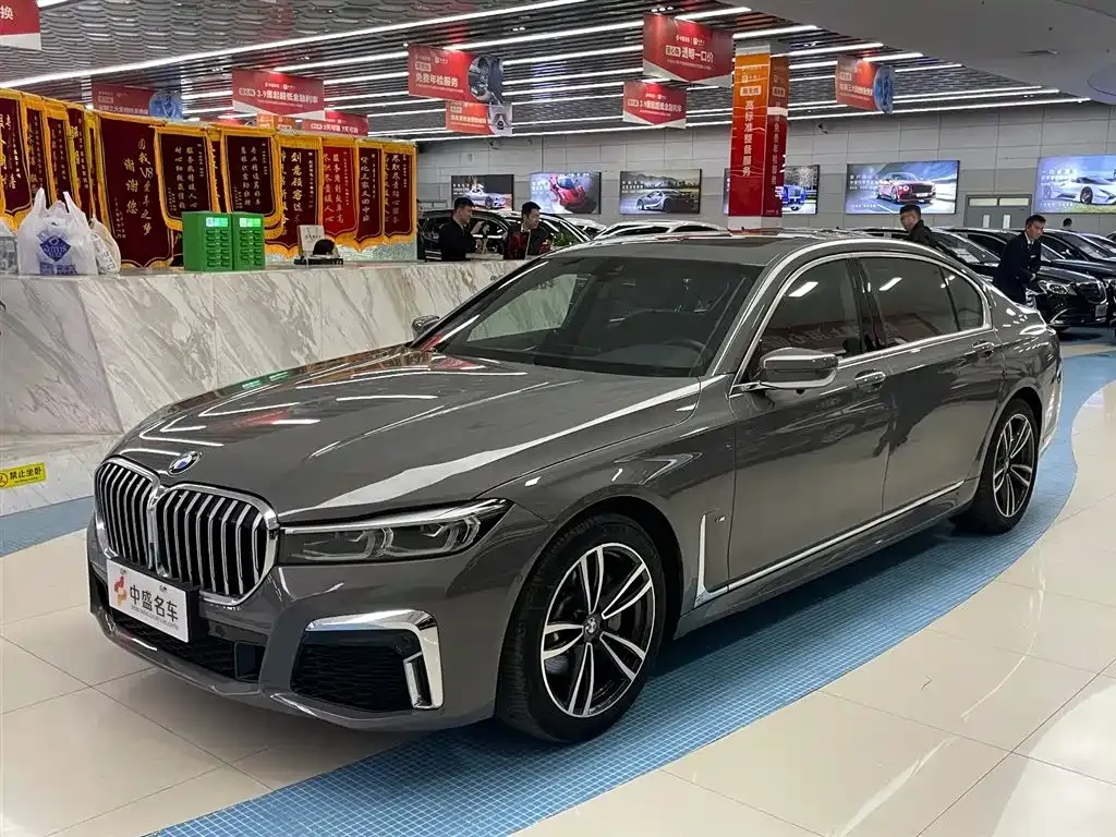 BMW 7 Series — фото 1