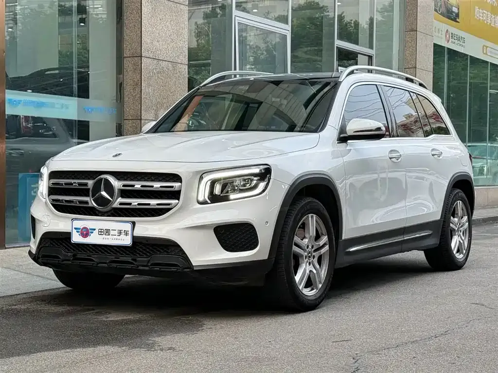 Mercedes-Benz GLB — фото 1