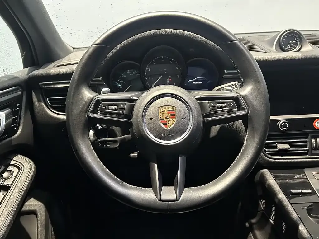 Porsche Macan — фото 10