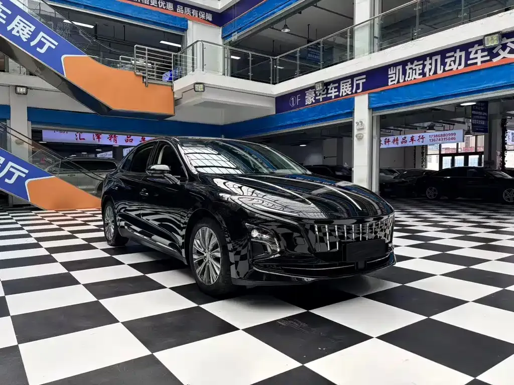 Hongqi E-QM5 — фото 3