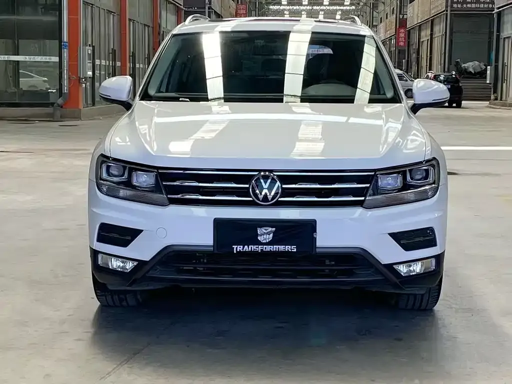 Volkswagen Tiguan L — фото 2