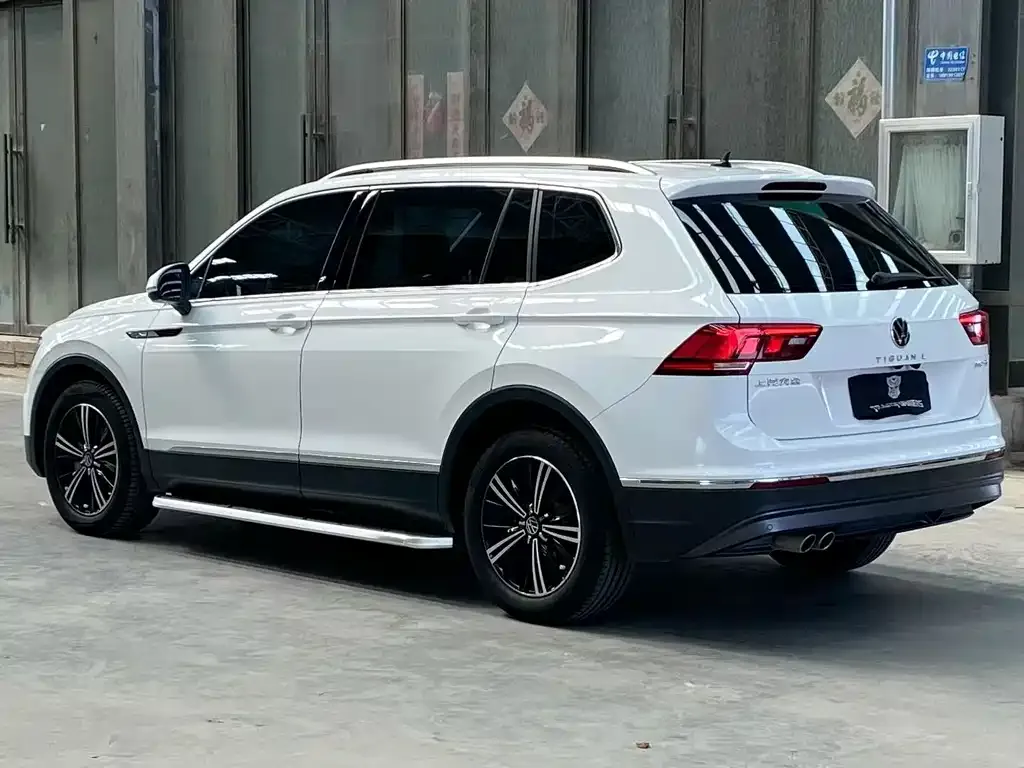 Volkswagen Tiguan L — фото 4