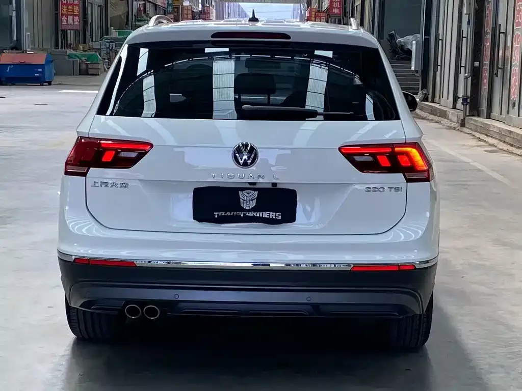 Volkswagen Tiguan L — фото 5