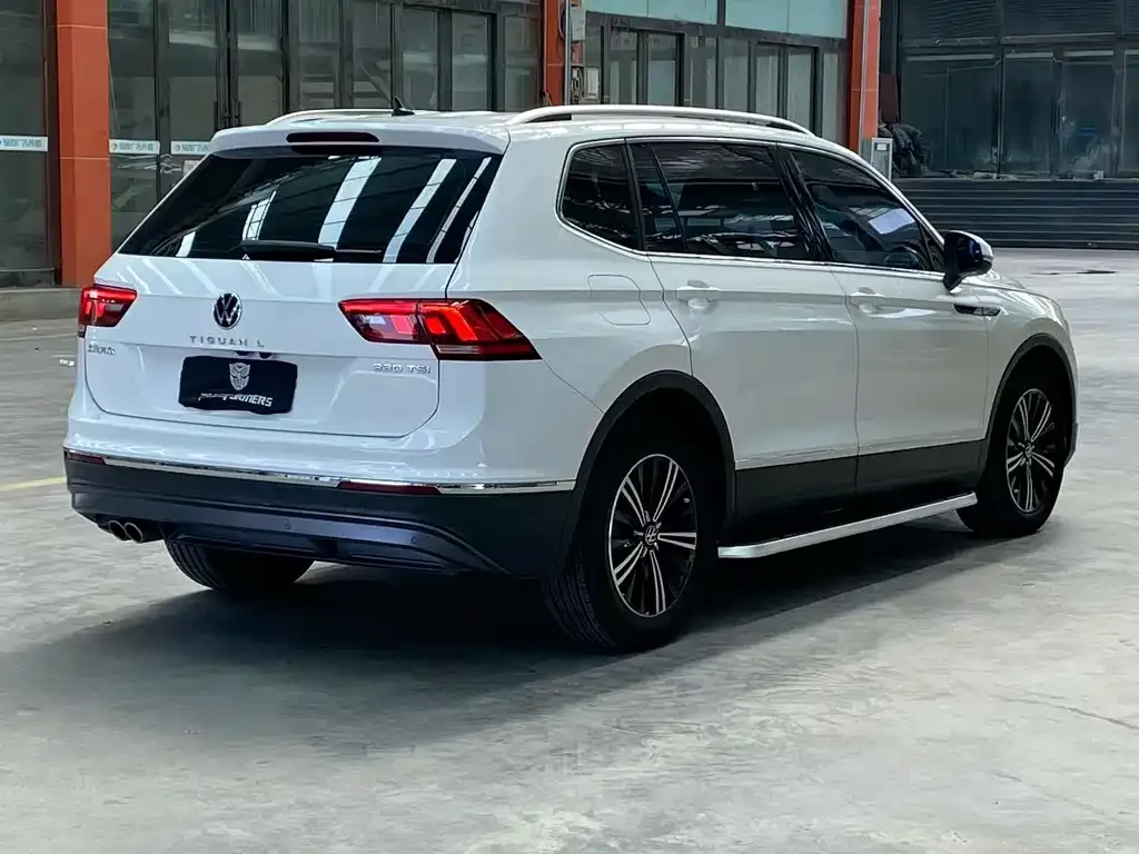 Volkswagen Tiguan L — фото 6