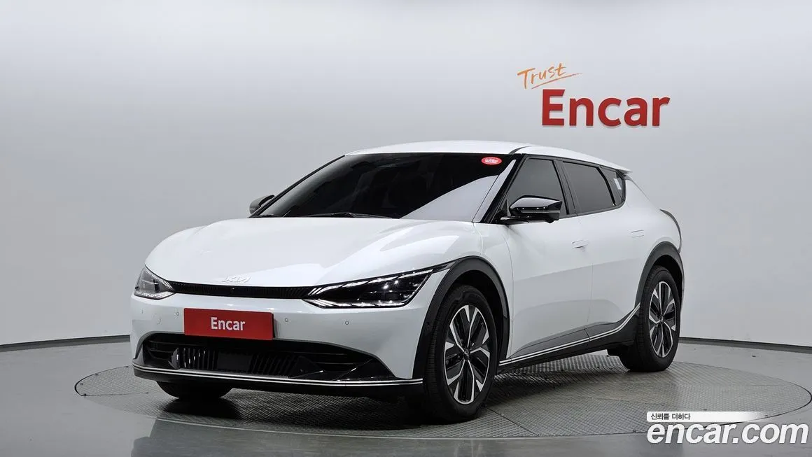 Kia EV6 — фото 1