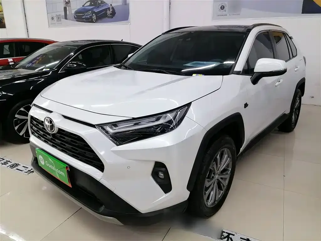 Toyota RAV4 — фото 2