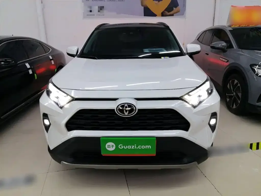 Toyota RAV4 — фото 3
