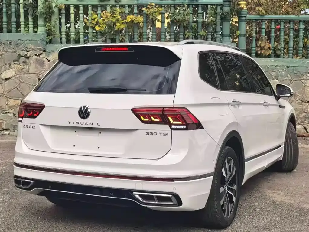 Volkswagen Tiguan L — фото 4