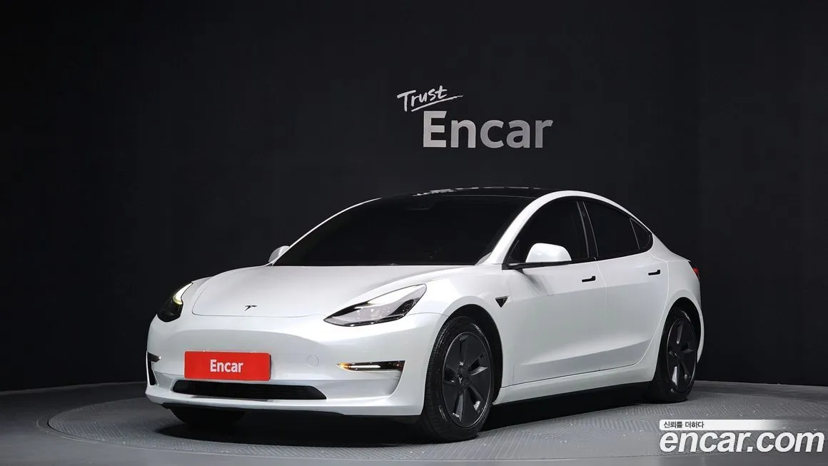 Tesla Model 3 — фото 1