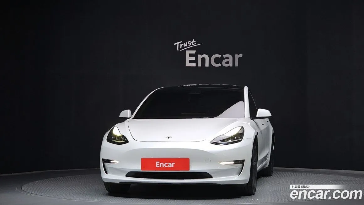 Tesla Model 3 — фото 3