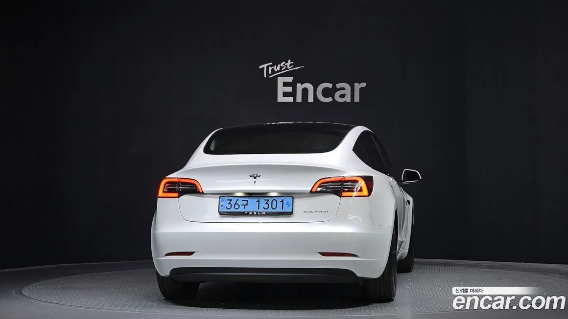 Tesla Model 3 — фото 4