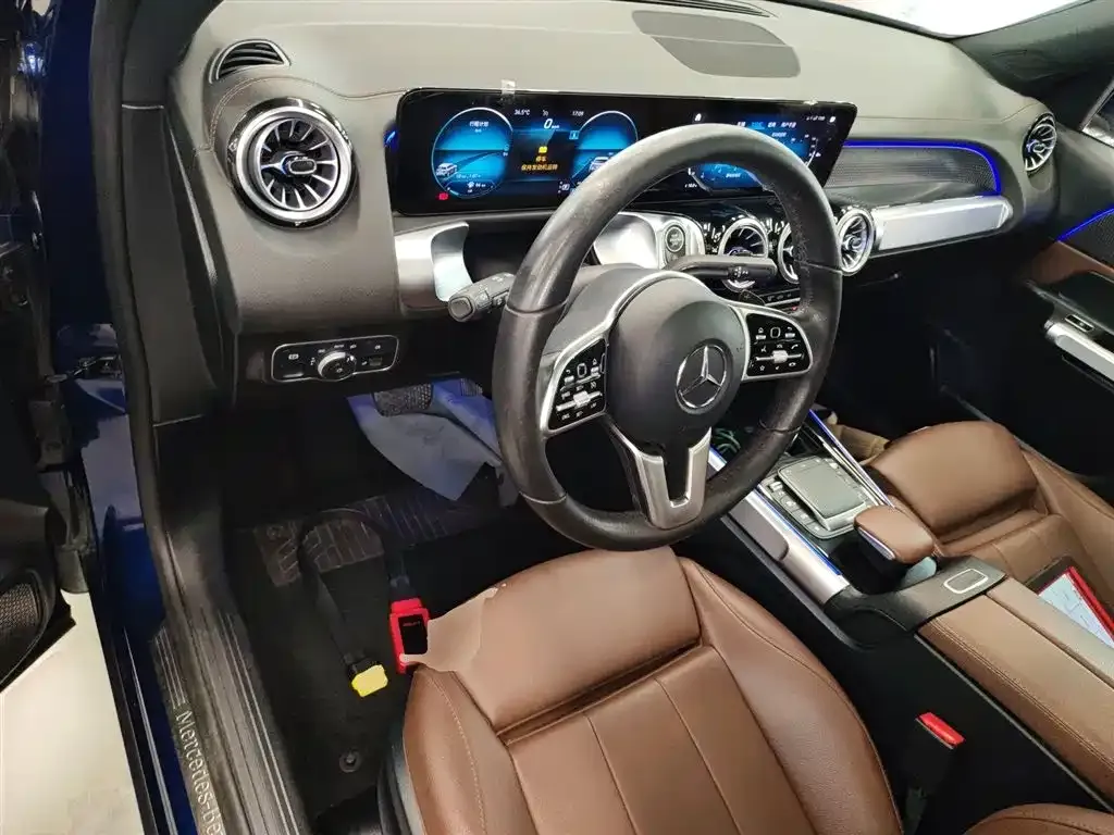 Mercedes-Benz GLB — фото 10