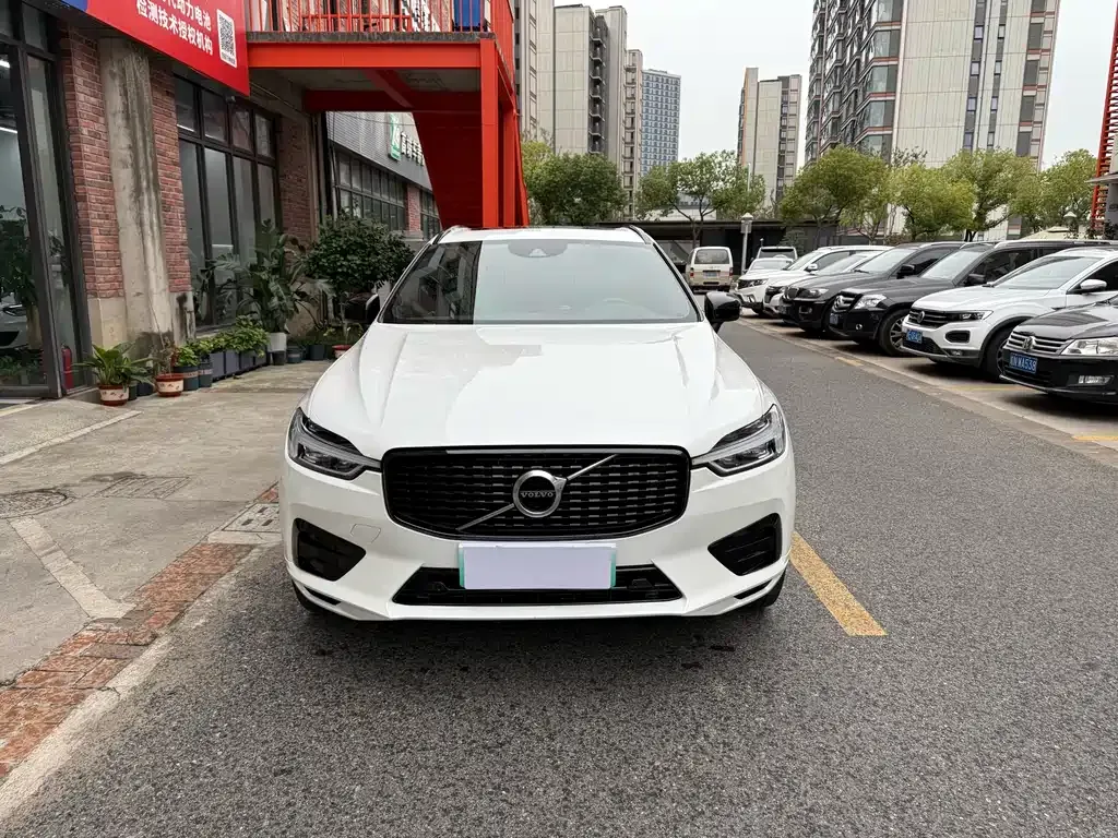 Volvo XC60 — фото 2