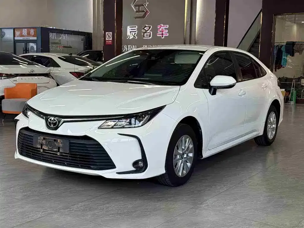 Toyota Corolla — фото 1