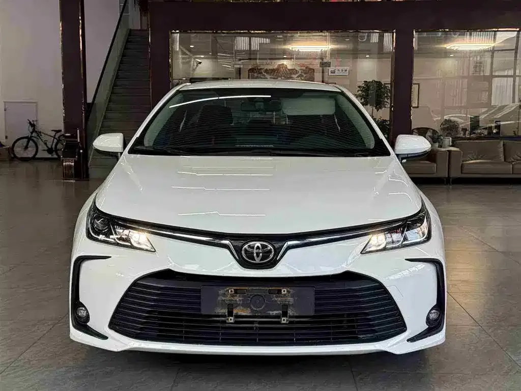 Toyota Corolla — фото 2