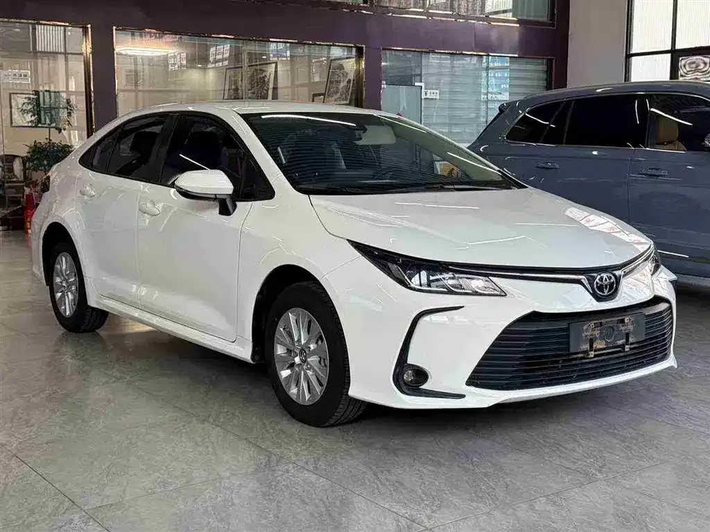 Toyota Corolla — фото 3