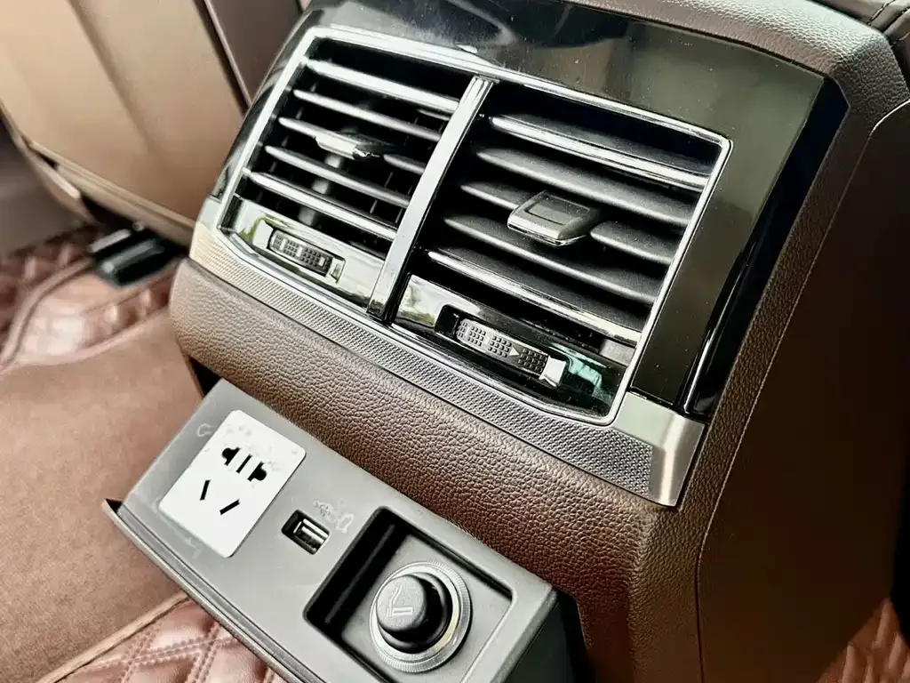 Volkswagen Phideon — фото 7