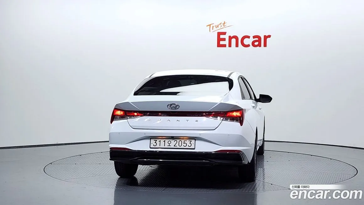 Hyundai AVANTE — фото 4