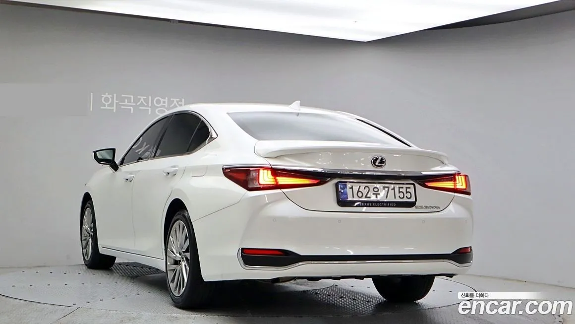 Lexus ES — фото 2