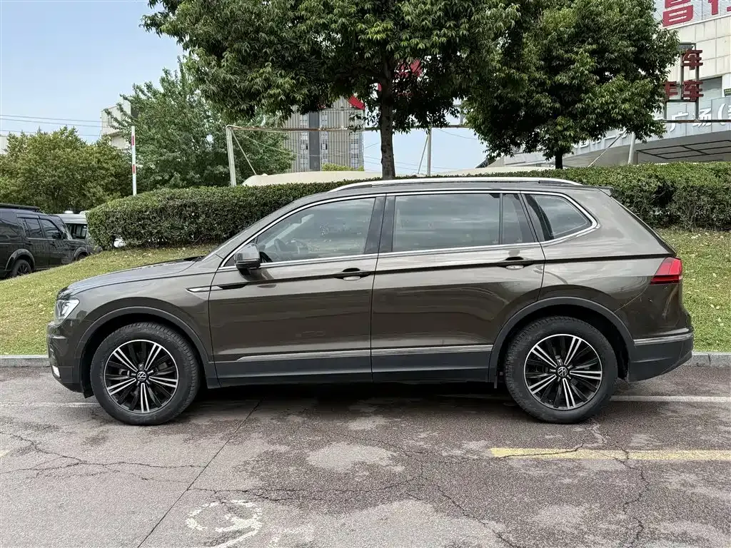 Volkswagen Tiguan L — фото 3