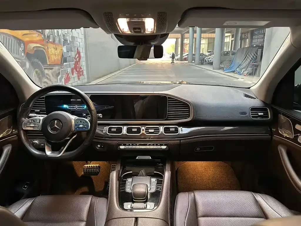 Mercedes-Benz GLS — фото 9
