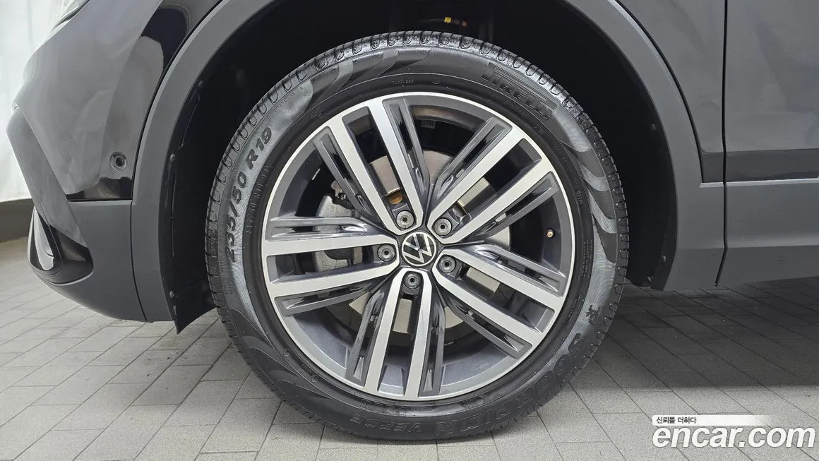 Volkswagen Tiguan — фото 5
