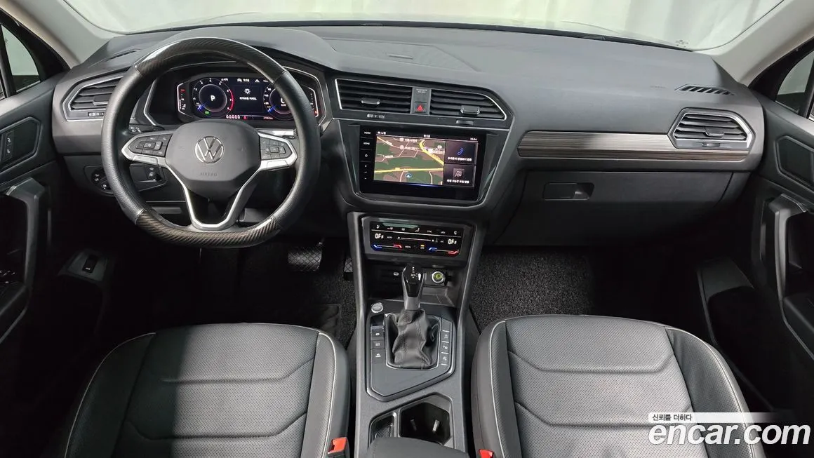Volkswagen Tiguan — фото 7