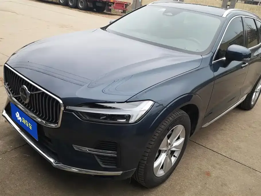 Volvo XC60 — фото 1