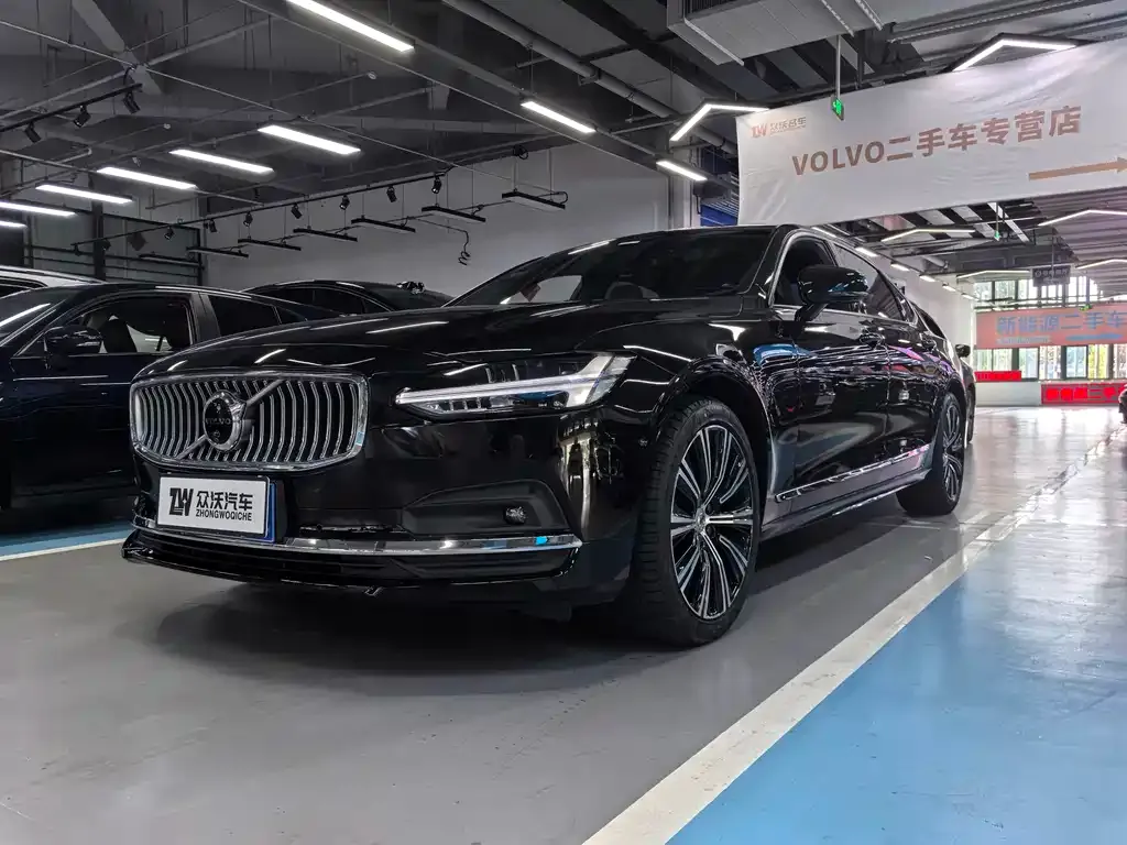 Volvo S90 — фото 1