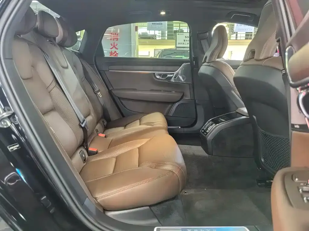 Volvo S90 — фото 8