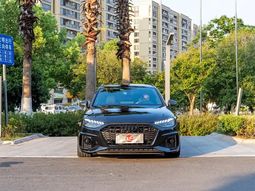 Audi RS 4 — фото 2