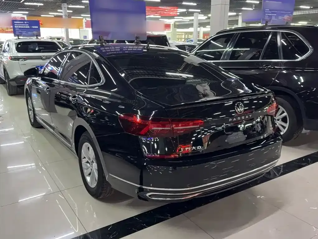 Volkswagen Passat — фото 7