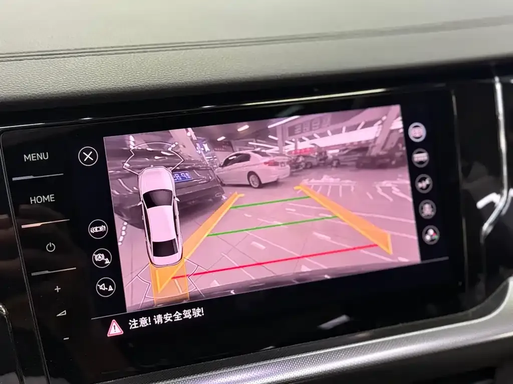 Volkswagen Passat New Energy — фото 10