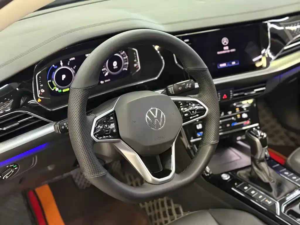 Volkswagen Passat New Energy — фото 7