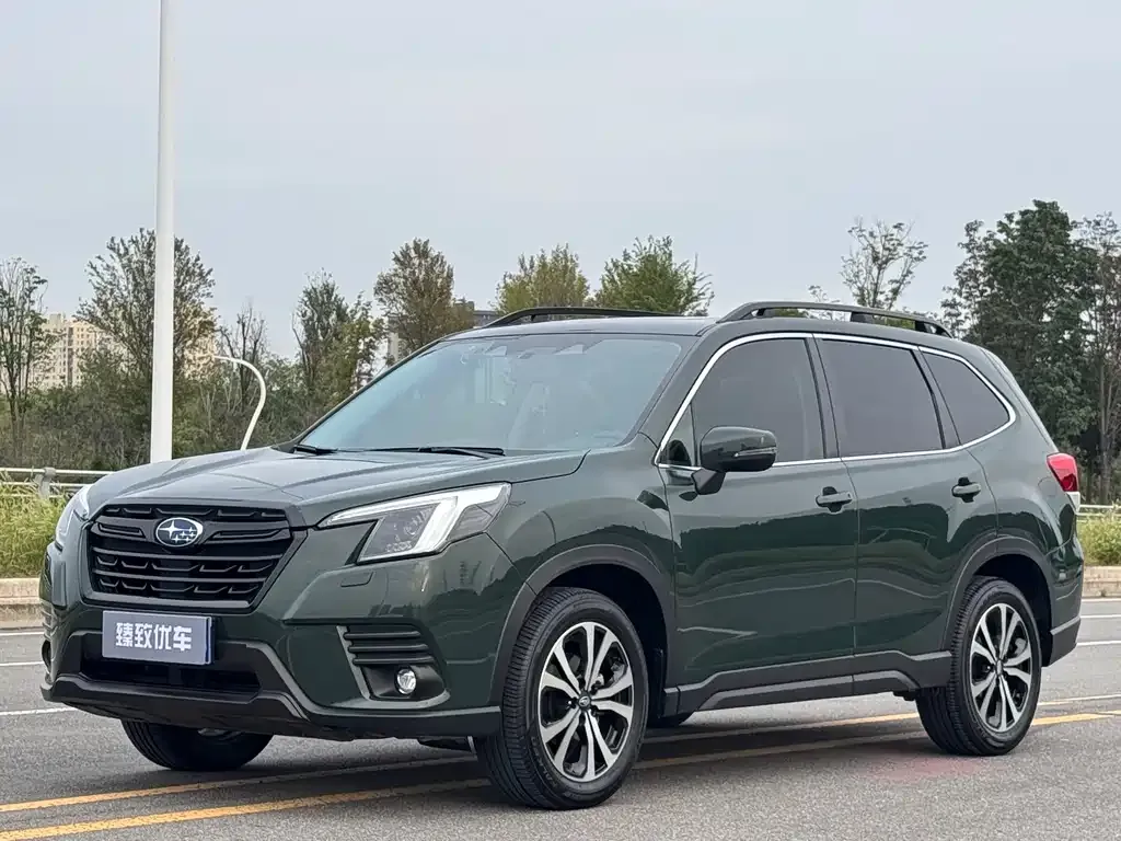 Subaru Forester — фото 1