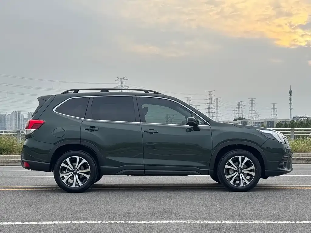 Subaru Forester — фото 4