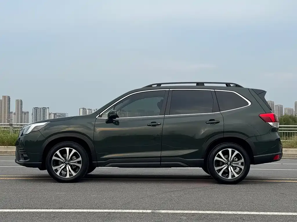 Subaru Forester — фото 5
