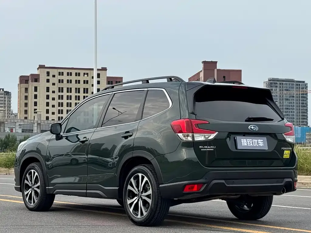 Subaru Forester — фото 8