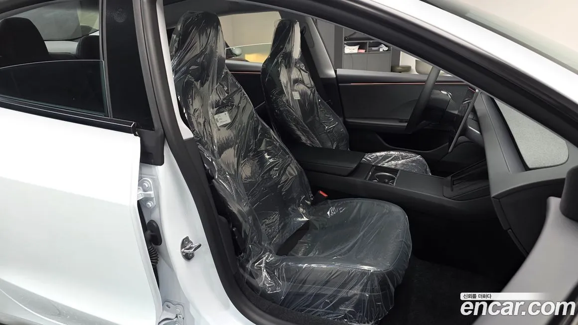 Tesla Model 3 — фото 10