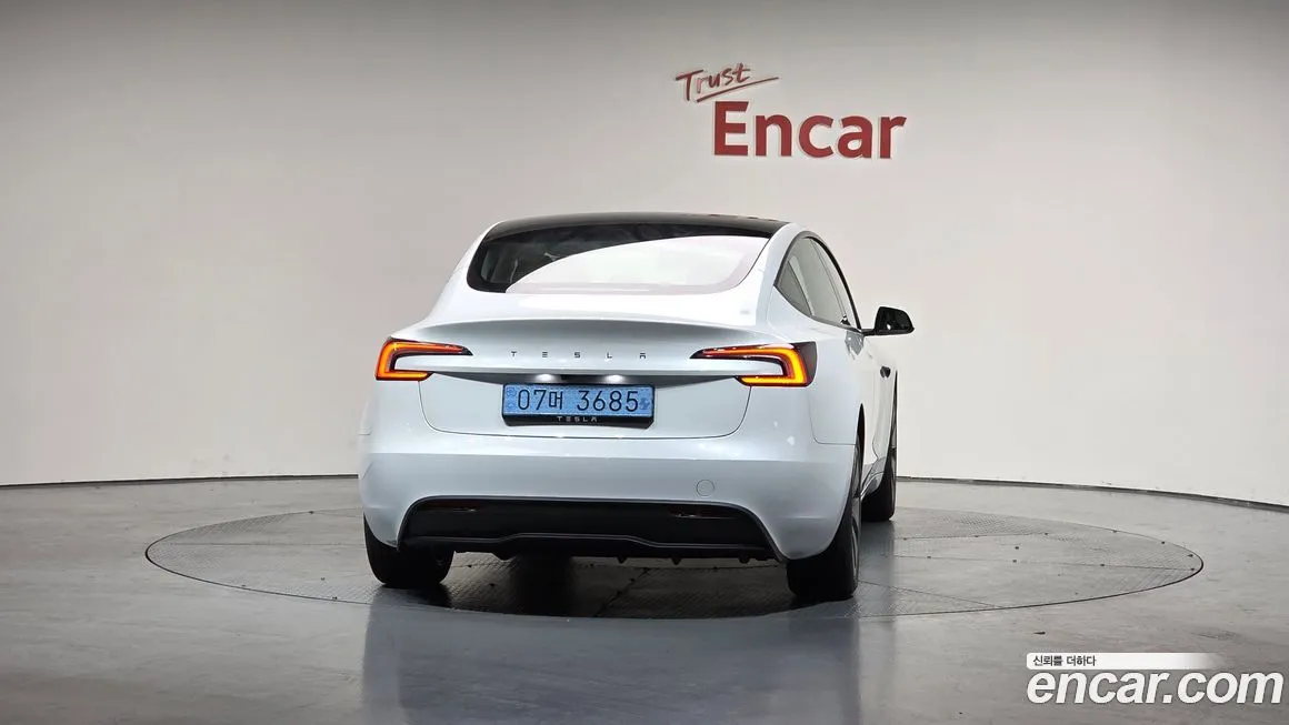 Tesla Model 3 — фото 4